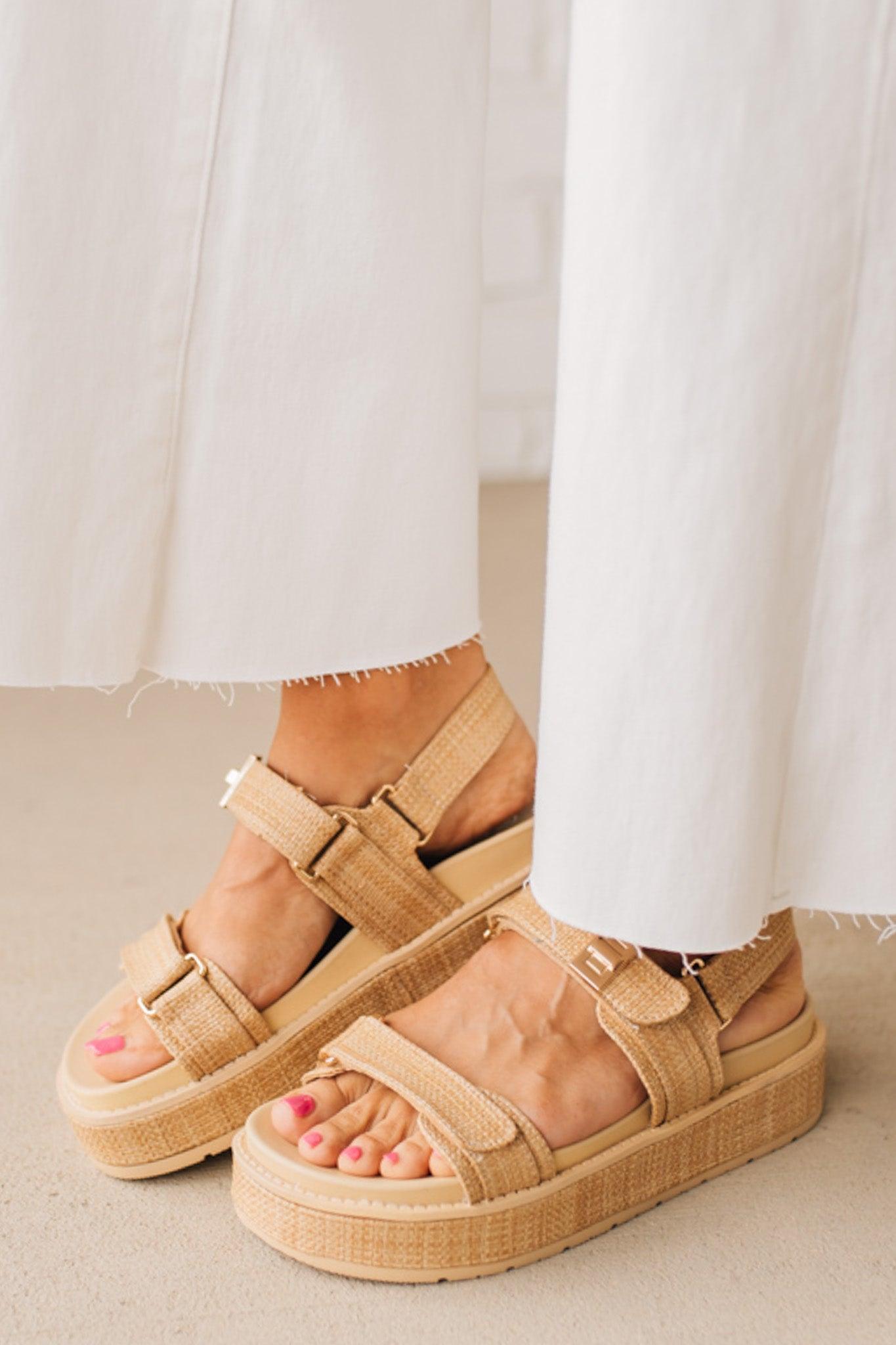 WOMENS VELCRO SLINGBACK PLATFORM SANDALS WITH STRAW TEXTURE.