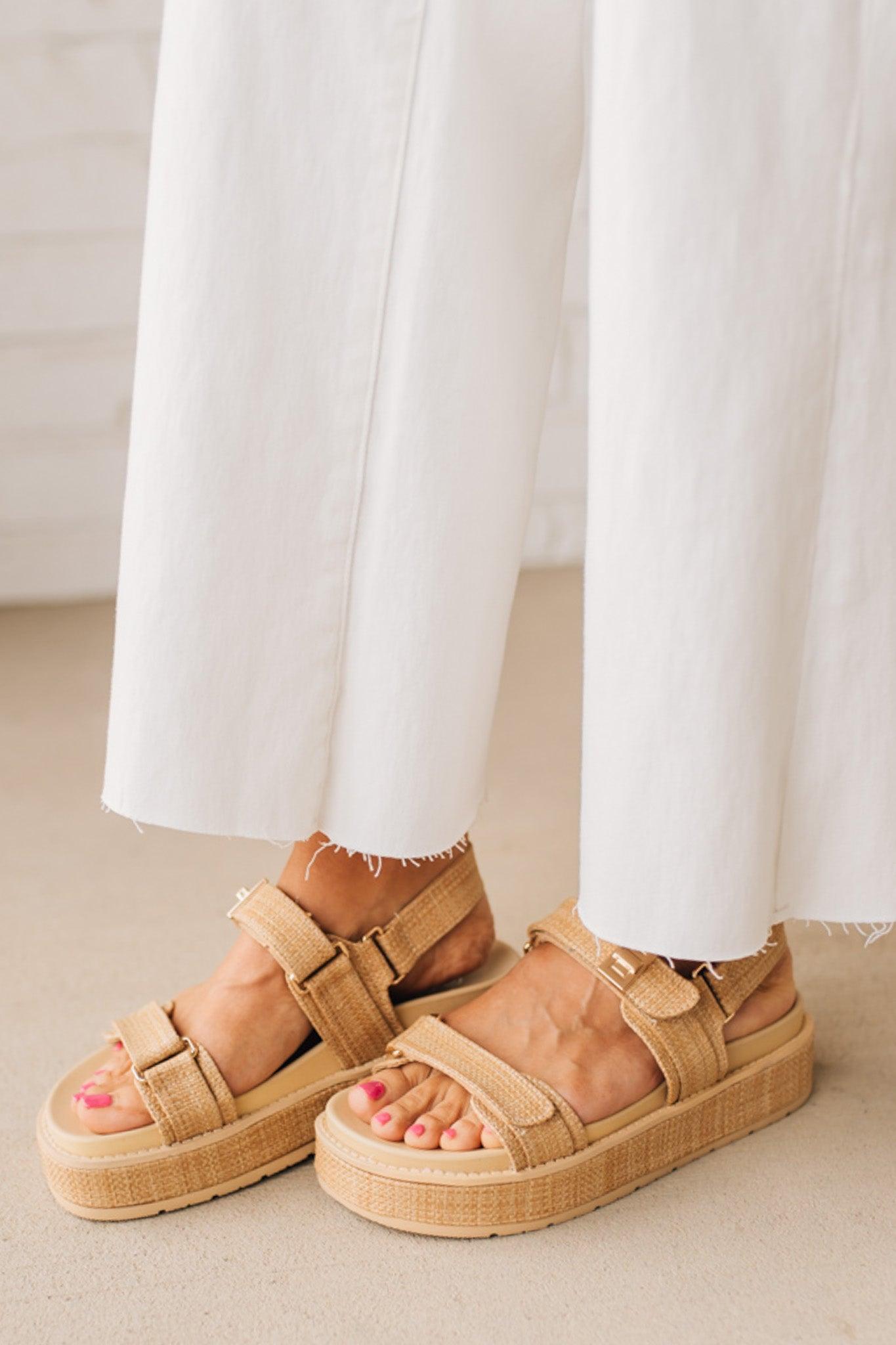 WOMENS VELCRO SLINGBACK PLATFORM SANDALS WITH STRAW TEXTURE.