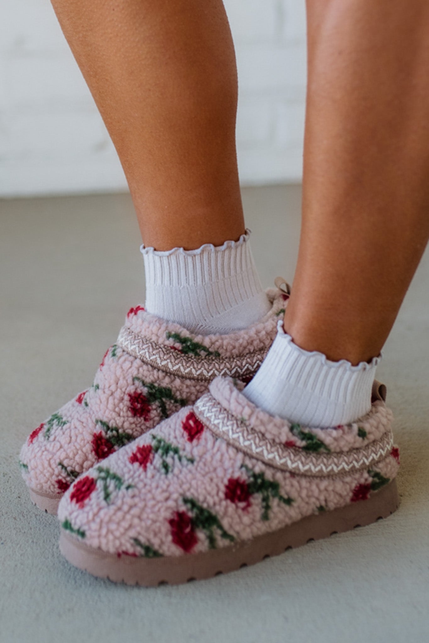 Fur Lined Cozy Floral Slippers with Fur Lining