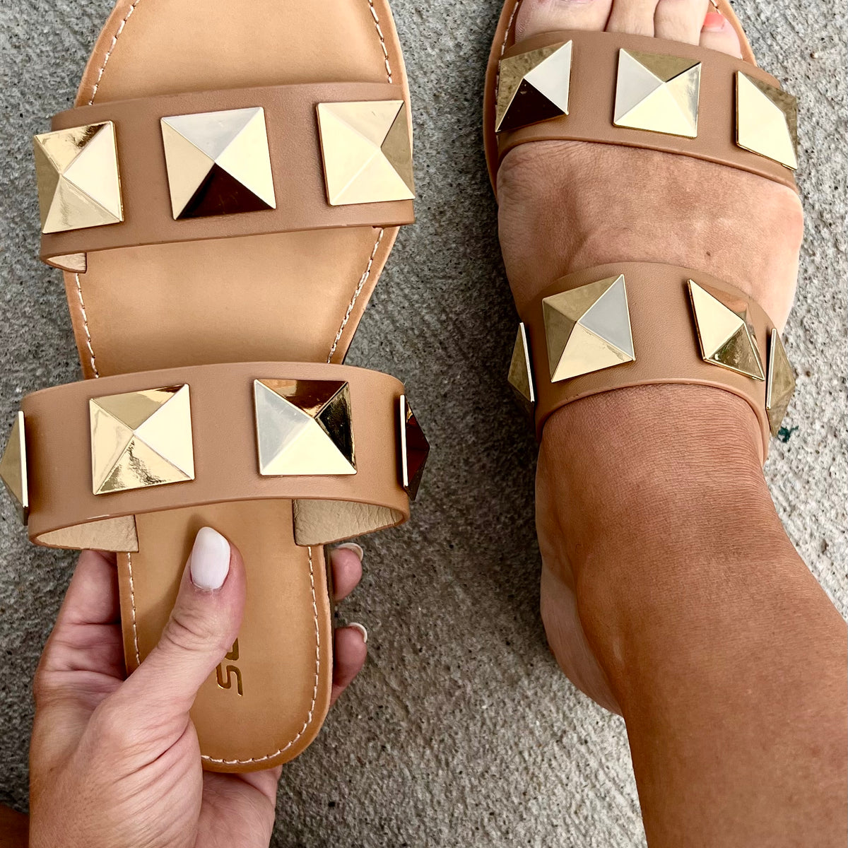 AshleyOversizedStudSandals4x61  