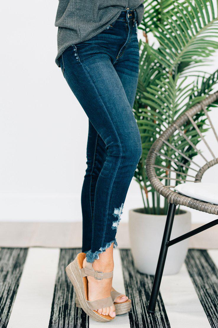 The Chelsea Jeans
distressed-dark-wash-skinny-jeans-raw-edge-denim