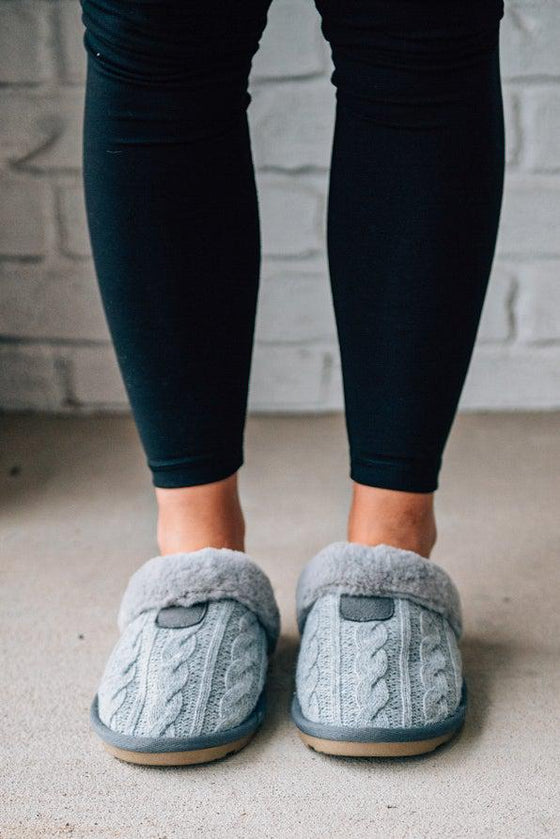 Cable Knit Faux Fur Slippers