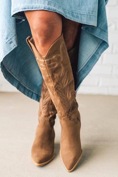 Women's Western Embroidered Pointed Toe Boots with Sde Zipper.