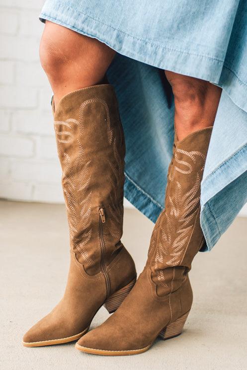 Women's Western Embroidered Pointed Toe Boots with Sde Zipper.
