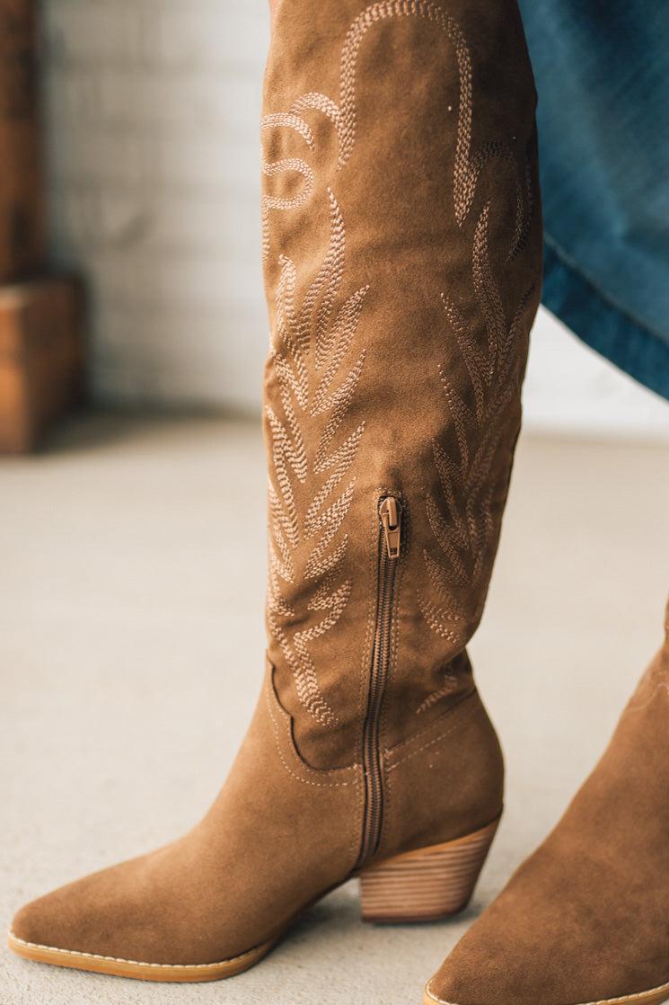Women's Western Embroidered Pointed Toe Boots with Sde Zipper.