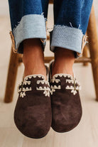Texture, with a twist. The Coco features a woven tweed upper with a statement buckle detail, set in an easy mule silhouette. Crafted from atelier-selected materials and finished with our signature DreamCloud cushioned sole, it's a cozy statement that still feels elevated.