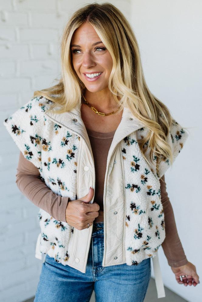Floral Print Sherpa Vest – RubyClaire Boutique
