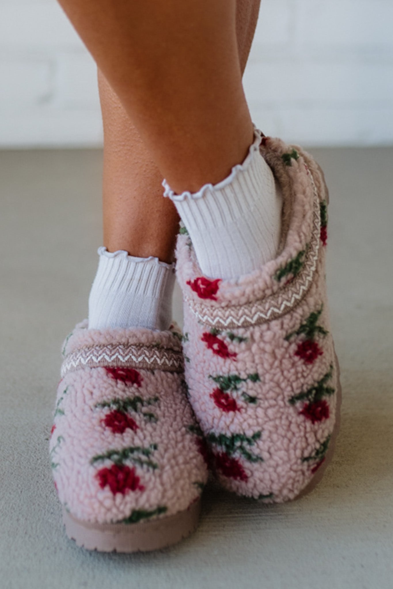 Fur Lined Cozy Floral Slippers with Fur Lining