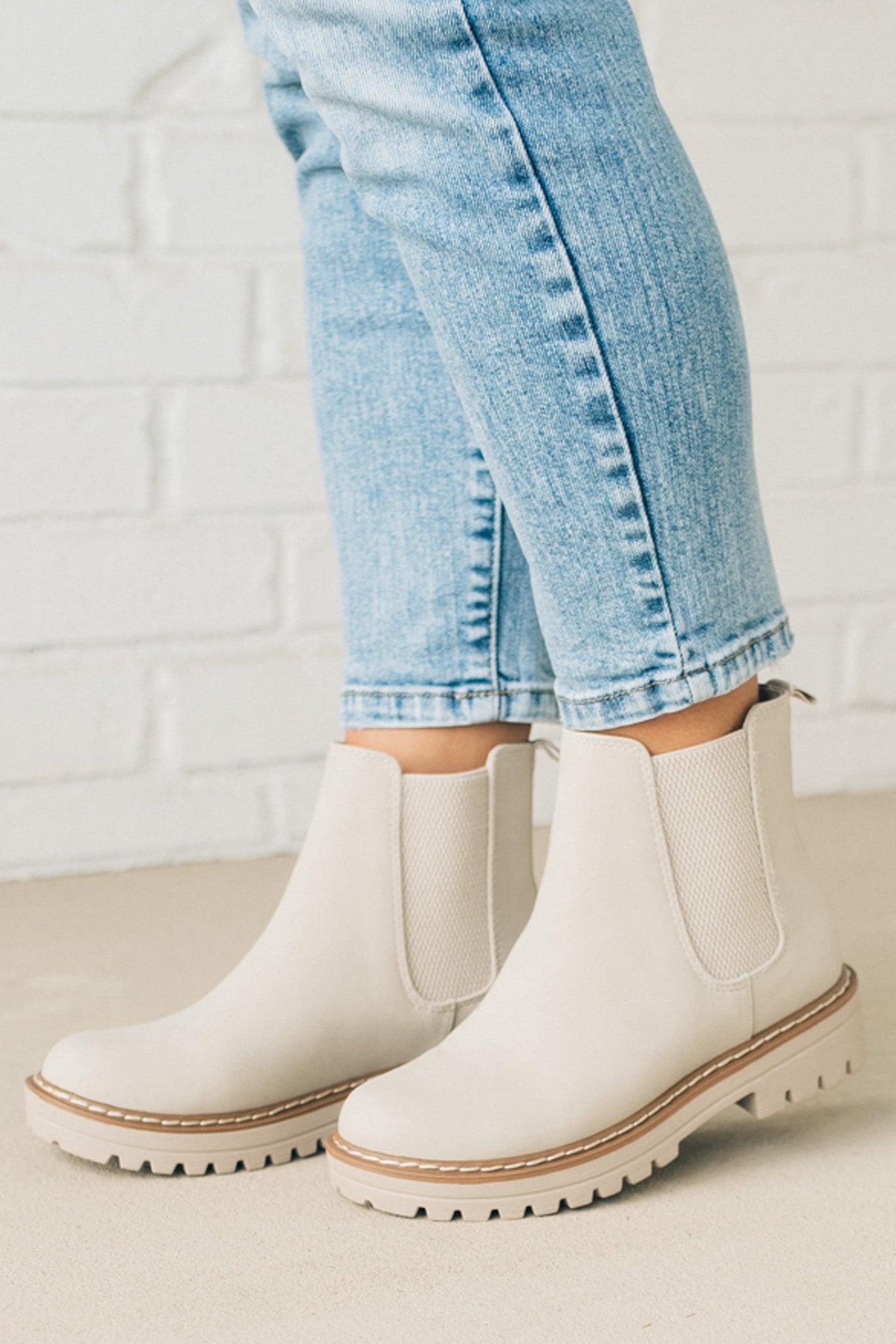 MADDY PULL-ON ANKLE BOOT