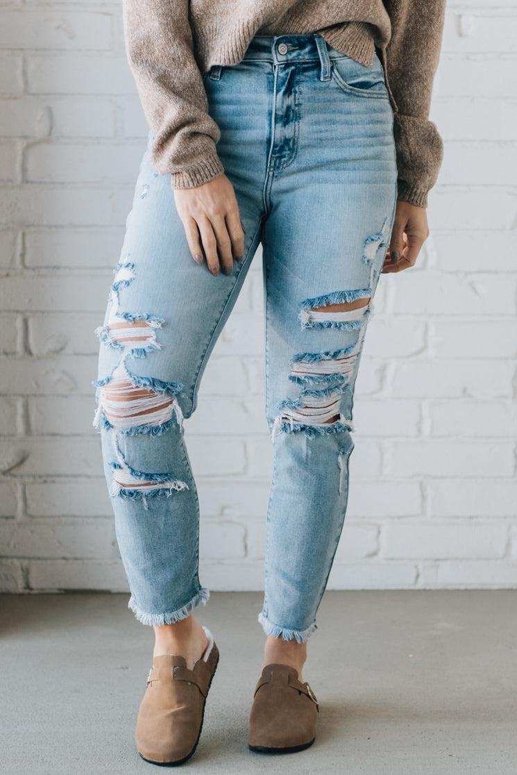 Distressed Denim Jeans Outfit - Fall Outfit Ideas for Women - Street Style  Inspiration - Back To S… | Denim jeans outfit, Denim jeans outfit fall,  Jeans outfit fall