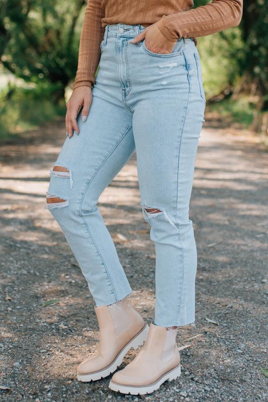 PacSun Light Wash High Rise Mom Jeans, size 26
